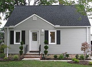 2nd image of 29833 Cresthaven Dr