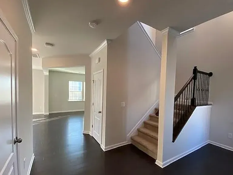 1048 Winnett Dr — Photo 15