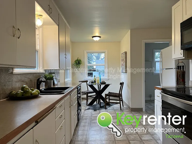 4816 E G St — Photo 9