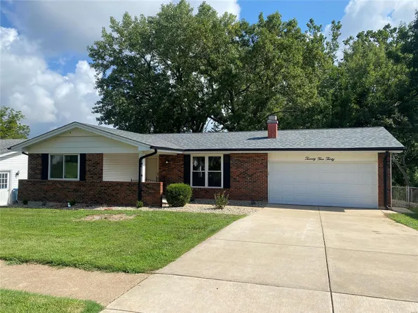 2530 Wesford Dr, Maryland Heights, MO 63043