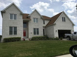 707 E Shoreline Dr, Holland, OH 43528