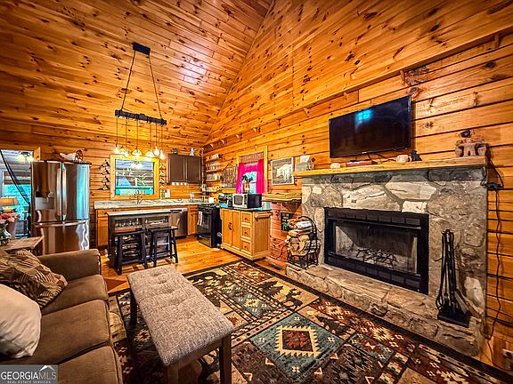 5th image of 141 Cady Ln