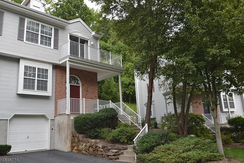 158 Brookside Ln photo 1