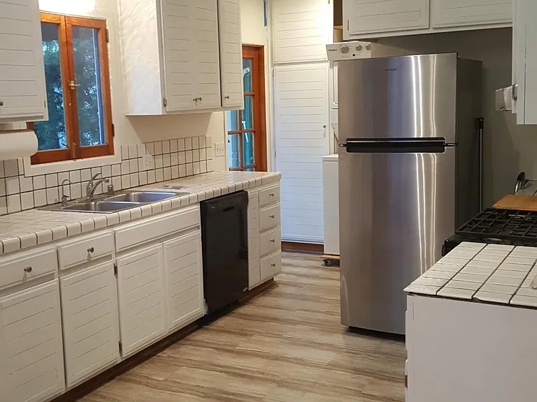 Kitchen, South side