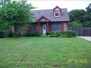 1st image of 403 Spencer Ln