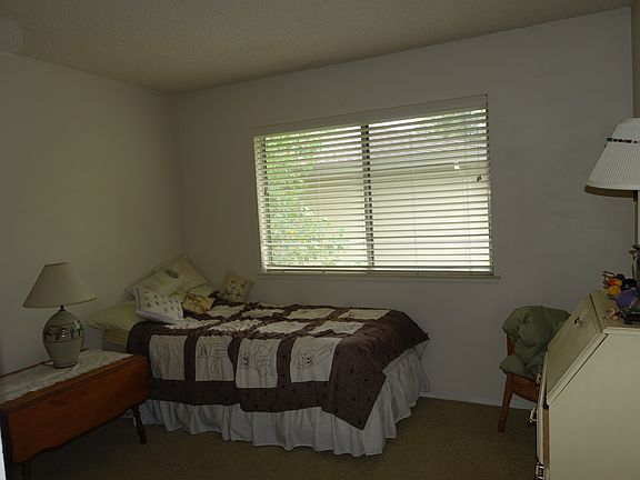 5th image of 241 Breuner Dr APT 2