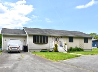 110 Lucy Little Rd, Dartmouth, MA 02747