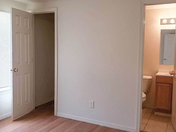 3rd image of 205 N Little Flower Rd Unit B