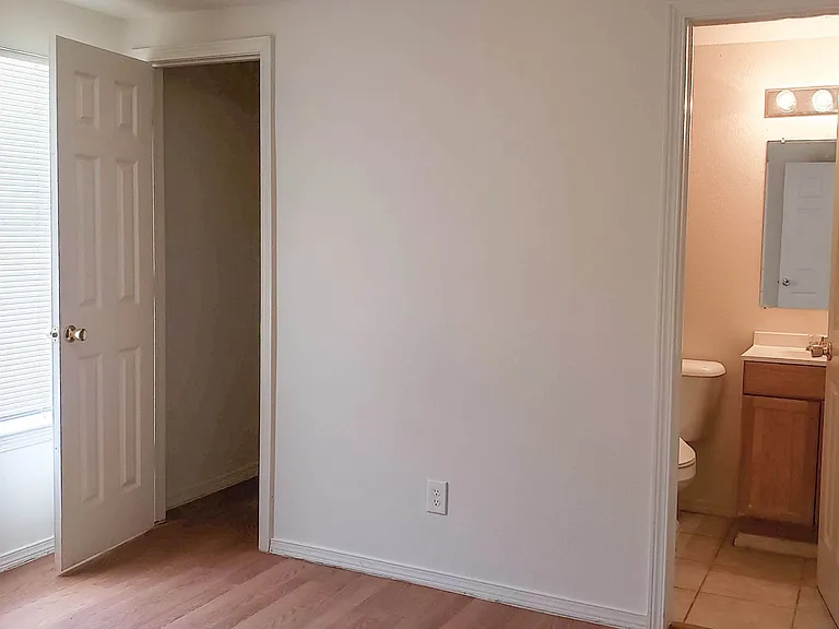 205 N Little Flower Rd — Photo 3