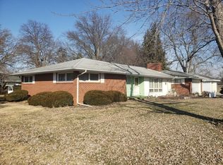 413 W Lincoln St, Oakland, IL 61943