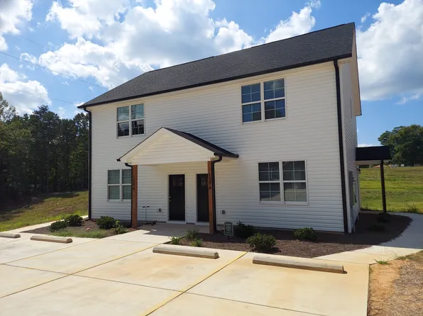 138 Diver Dr #A, Lexington, NC 27295