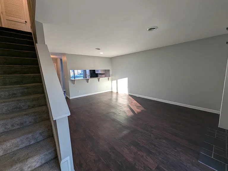 7225 Woods Crossing Dr — Photo 10