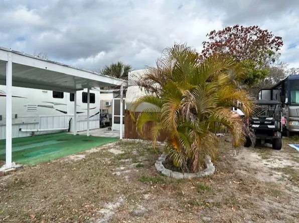 5013 Kerri Alice Cir, Ruskin, FL 33570