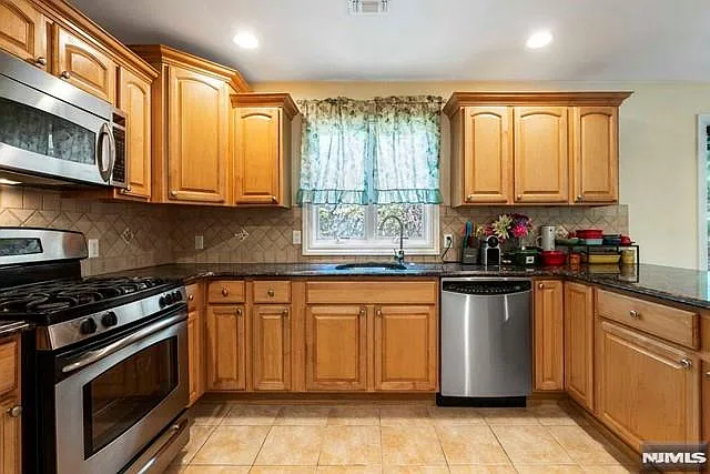 17 Skymark Ct — Photo 9