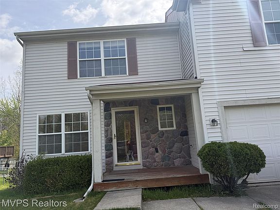 3rd image of 840 Andover Woods Dr