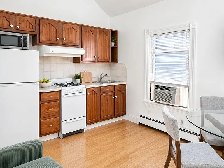 16 Lincoln Ave #5 — Photo 6
