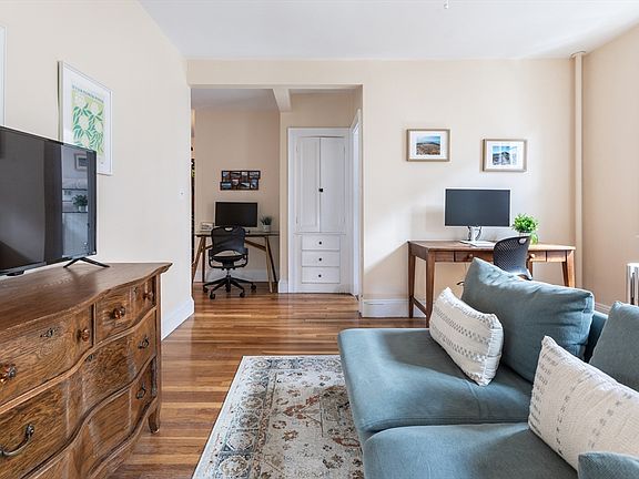 5th image of 48 Strathmore Rd APT 26