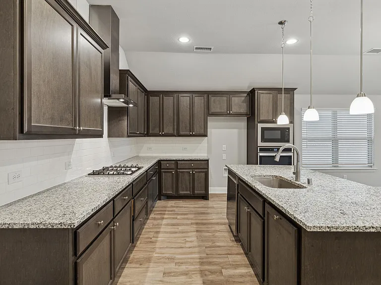 810 Mildren Ln — Photo 12