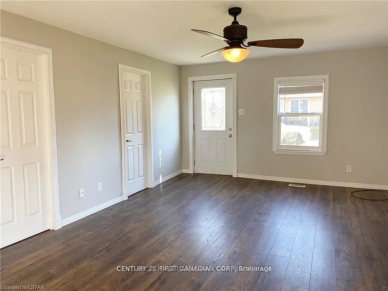 34 Eureka St — Photo 5