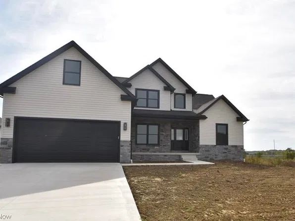 620 Berklee Dr, Youngstown, OH 44514