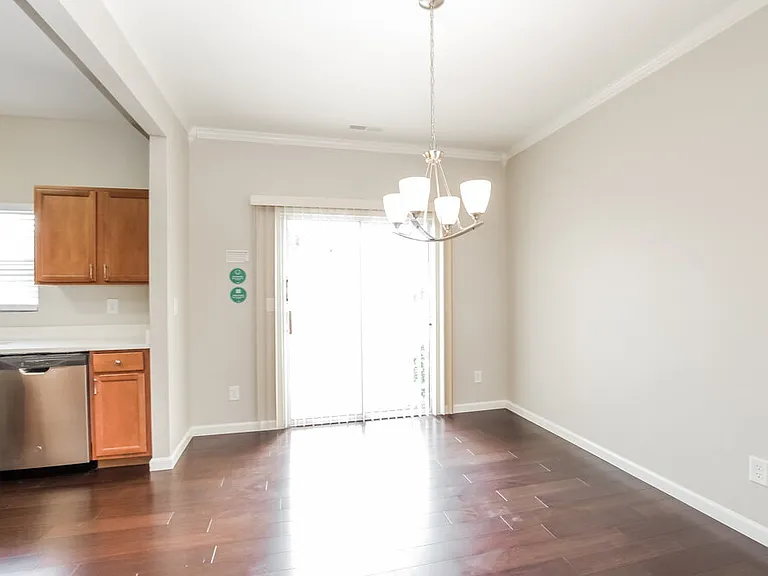910 Willow Wind Dr — Photo 7