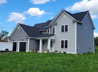 8 Bayliss Way, Uxbridge, MA 01569