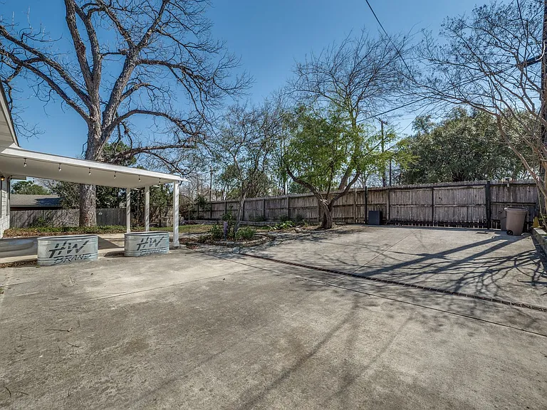 244 Halcyon Pl — Photo 24