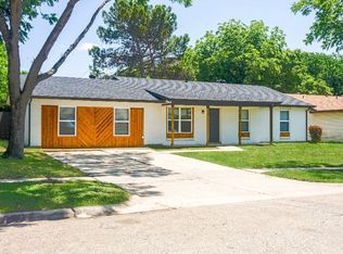 610 SW 16th St, Grand Prairie, TX 75051