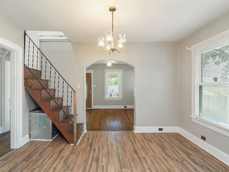 1811 Fleming St — Photo 11