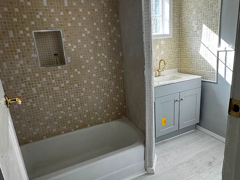 715 Mulberry St — Photo 2