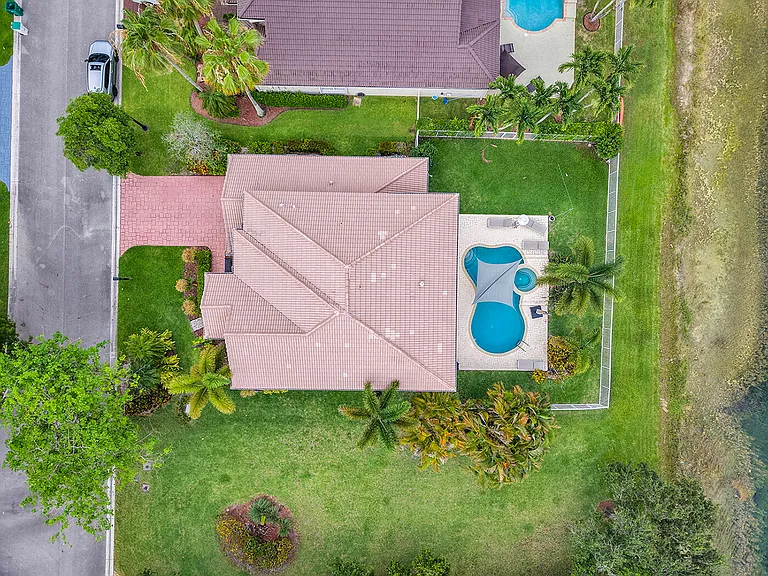 10290 NW 60th Pl — Photo 57
