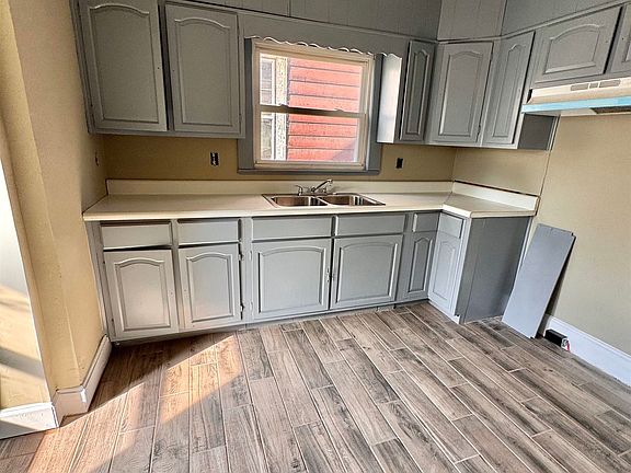 5th image of 6 Ferrell Ct