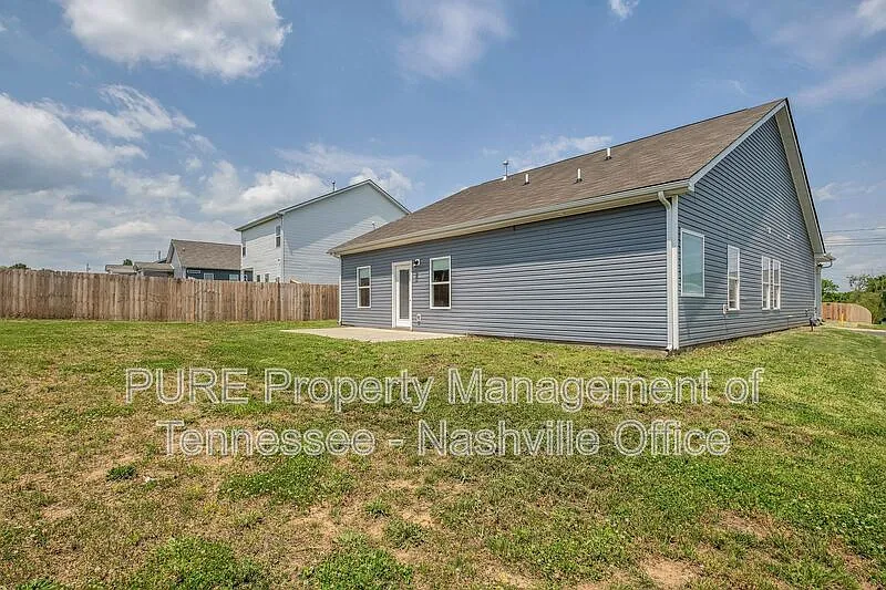 3 bed, 2.0 bath, 1535 sqft, $2,099 — Photo 2