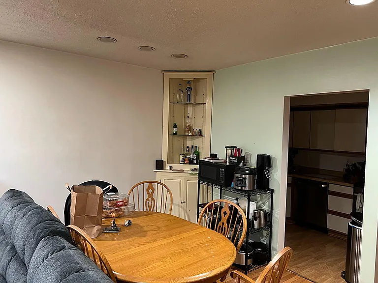 5716 Howe St — Photo 11