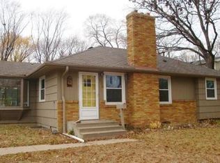 216 Jackson Ave N, Hopkins, MN 55343