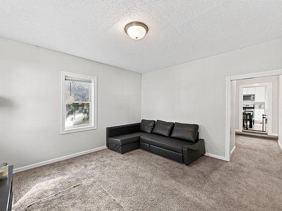 5th image of 1076 Ross Ave