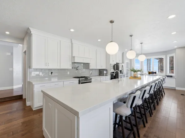 2749 S Glenn Abbey Cir E, Sandy, UT 84093