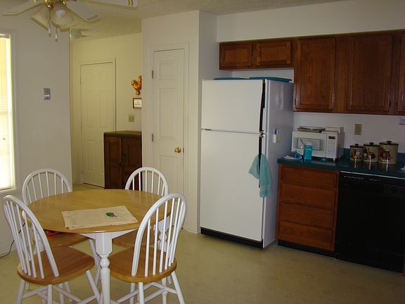 5th image of 896 Juniper Ct