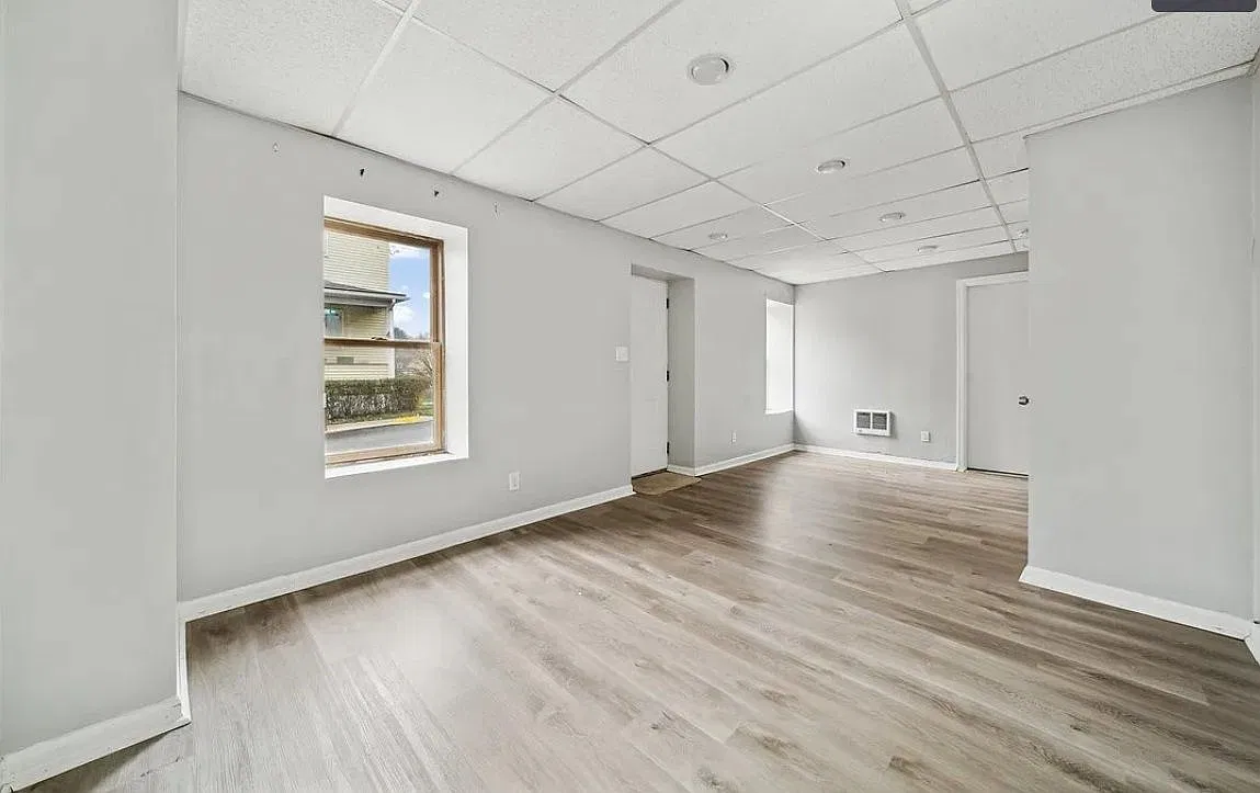 3 bed, 1.0 bath, 1100 sqft, $1,095 — Photo 4