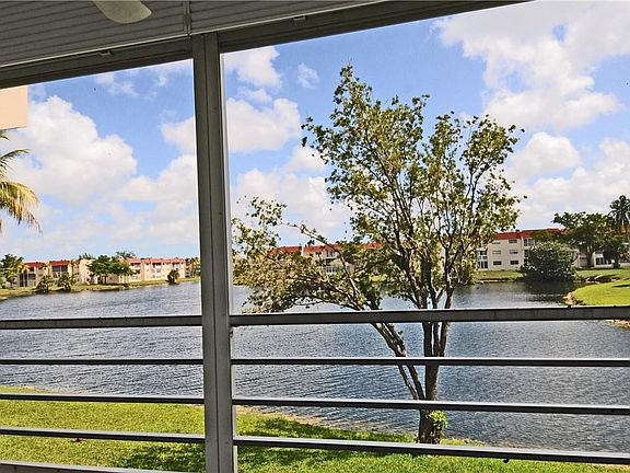 5th image of 2950 Sunrise Lakes Drive #211