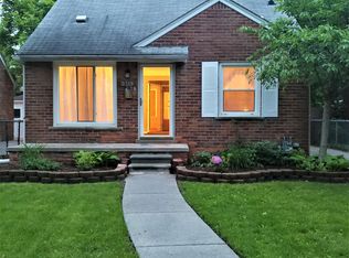 9319 Fenton, Redford, MI 48239
