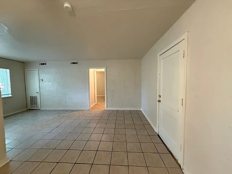 1740 NW 17th St #2 — Photo 10
