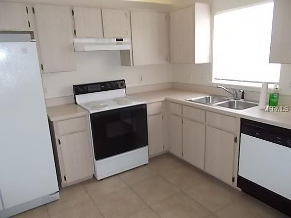 3rd image of 1718 Winter Green Blvd
