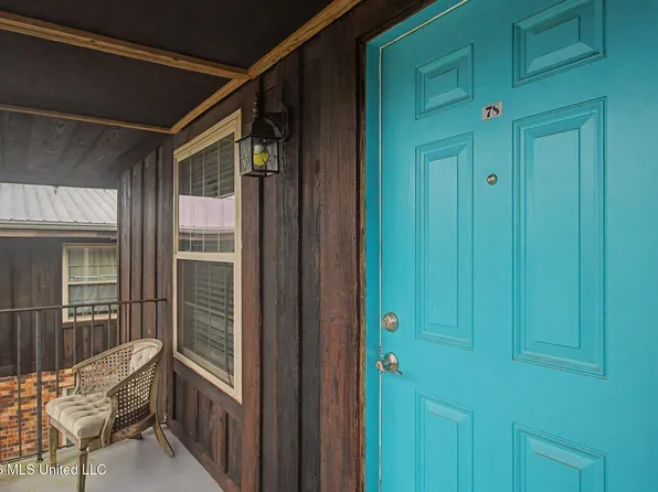 1550 E 2nd St, Pass Christian, MS 39571