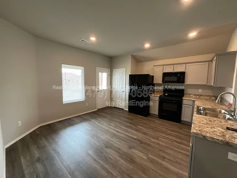 2608 S Silver St — Photo 5