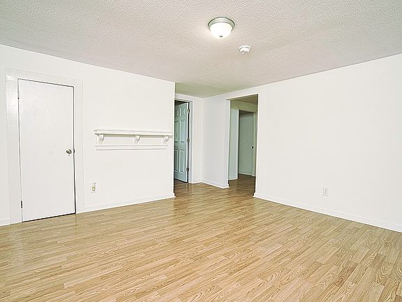 4th image of 279 New Market St