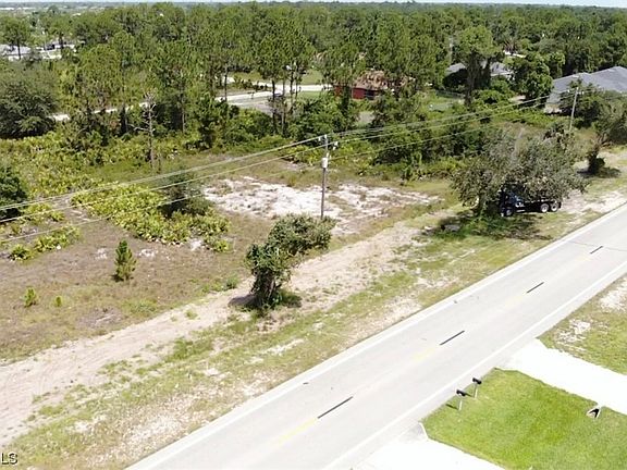 5th image of 378-380 Bell Blvd S