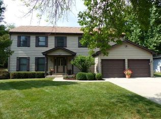 180 Adler Dr, Libertyville, IL 60048