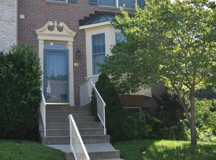 937 Walnutwood Rd, Hunt Valley, MD 21030