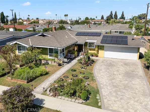 8921 Kennelly Ln, Anaheim, CA 92804